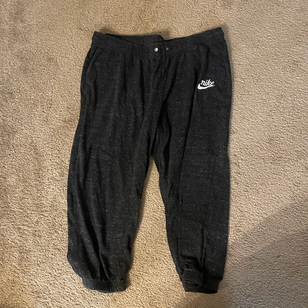 Nike Cropped Joggers